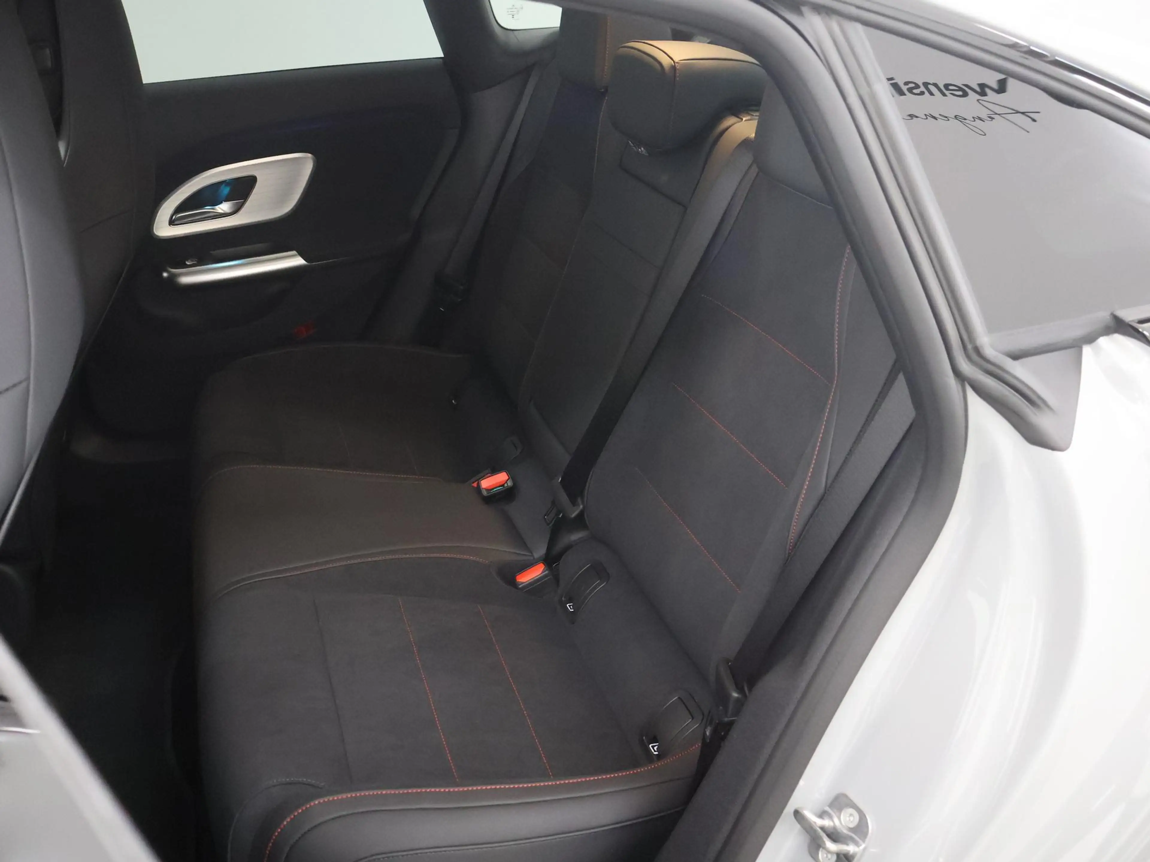 Mercedes-Benz CLA 250 250+ Launch Edition 85.5 kWh | Night | Panoramadak — photo 11