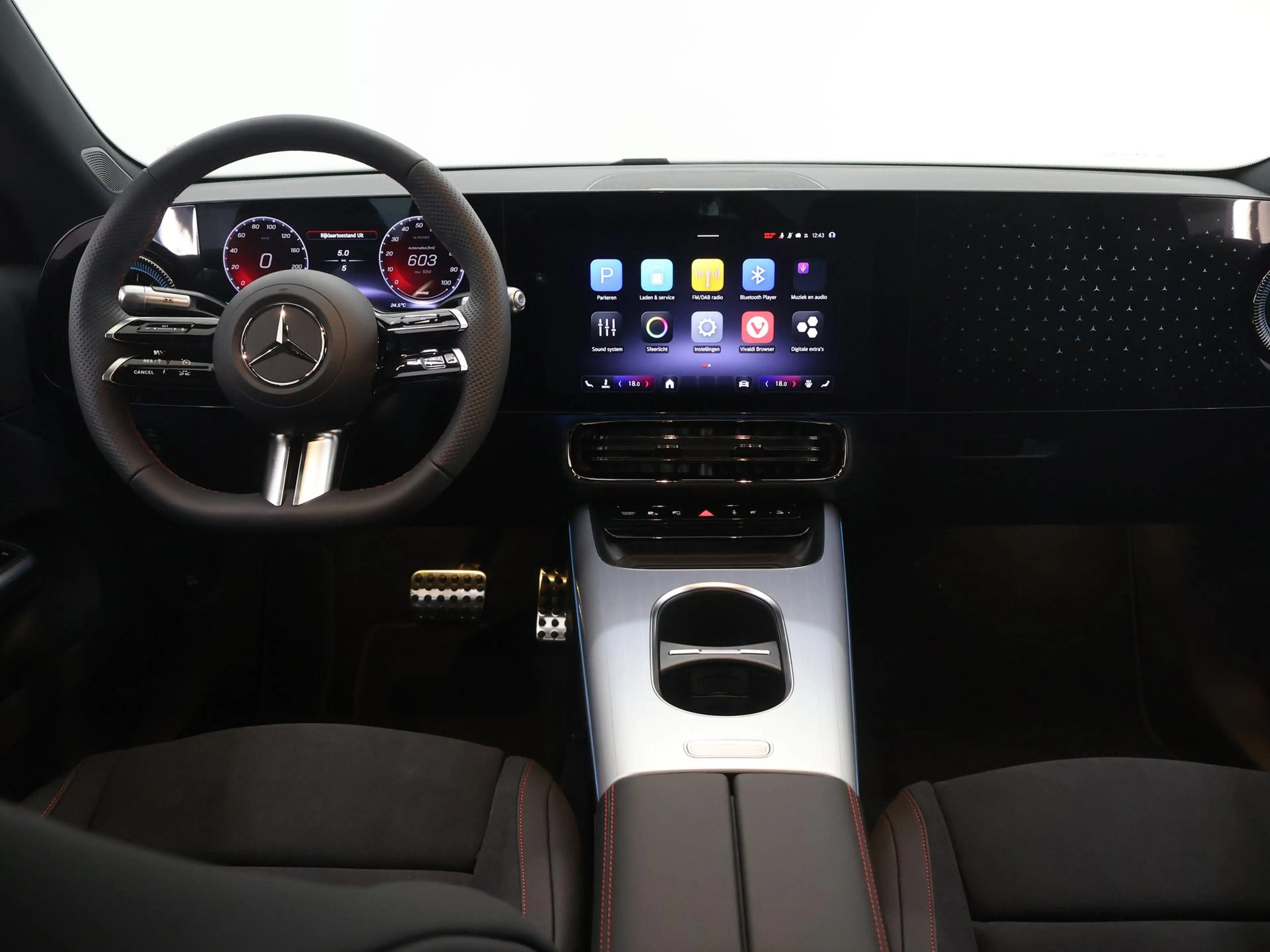 Mercedes-Benz CLA 250 250+ Launch Edition 85.5 kWh | Night | Panoramadak — photo 8