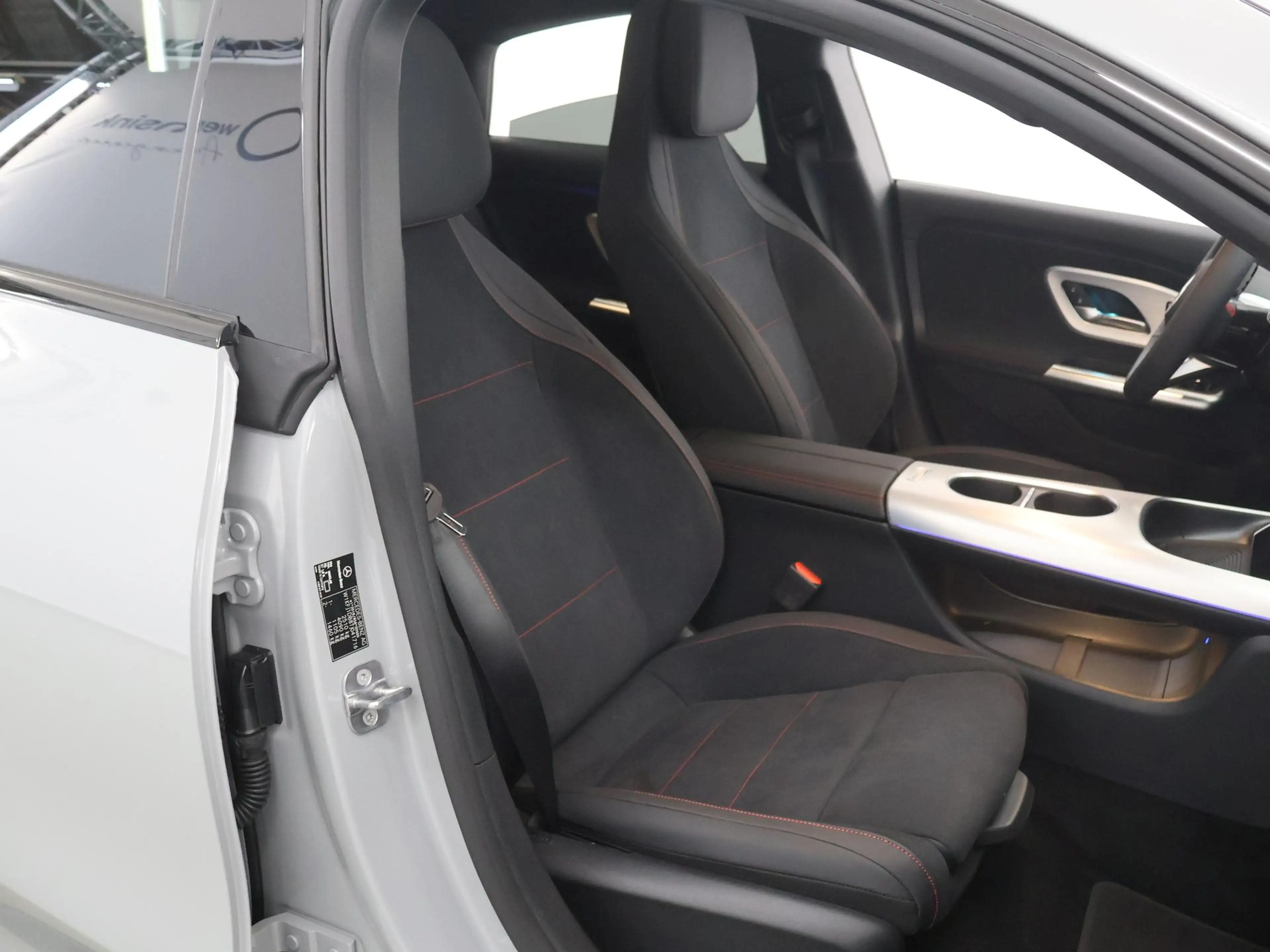 Mercedes-Benz CLA 250 250+ Launch Edition 85.5 kWh | Night | Panoramadak — photo 10