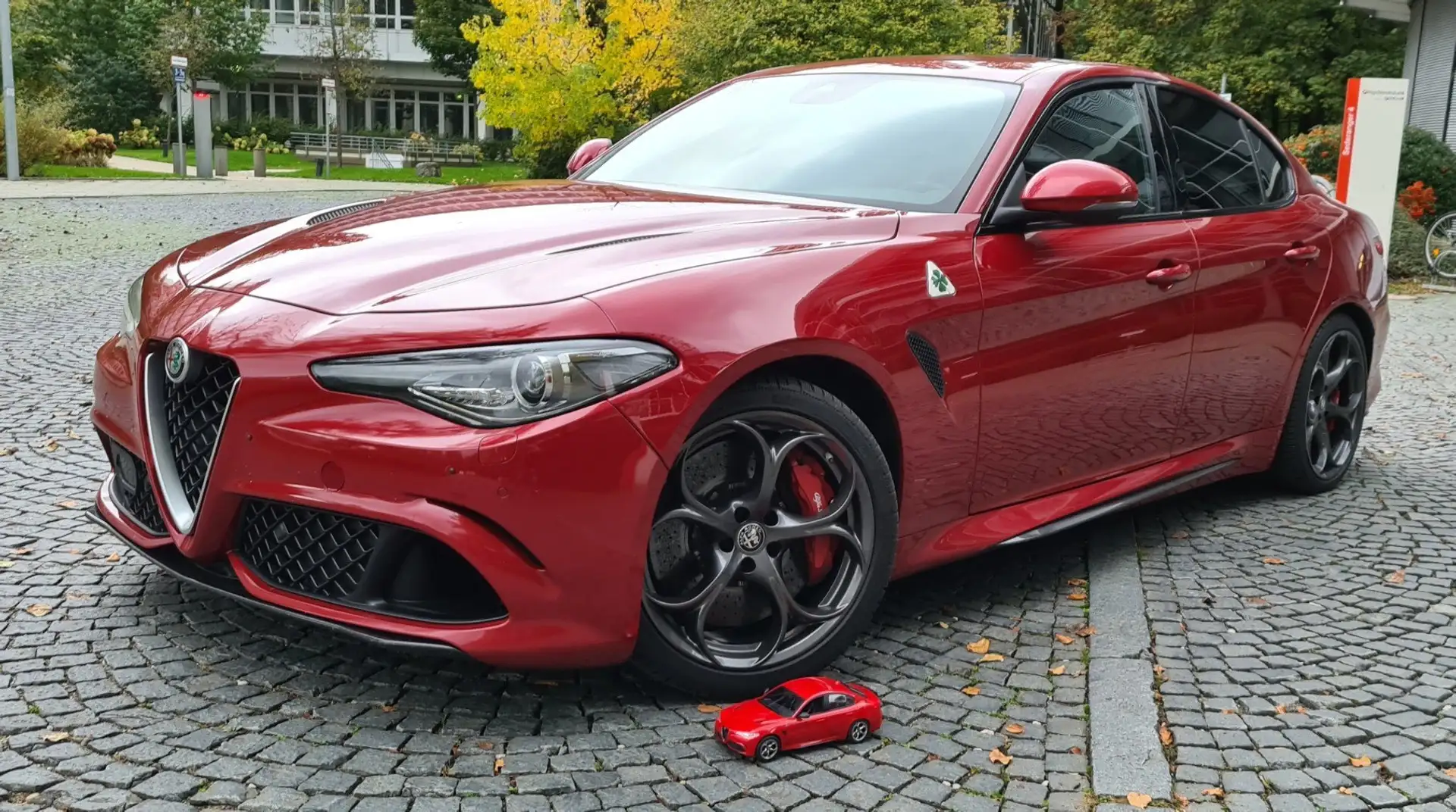 Alfa Romeo Giulia Giulia 2.9 V6 Bi-Turbo Quadrifoglio Rot - 2