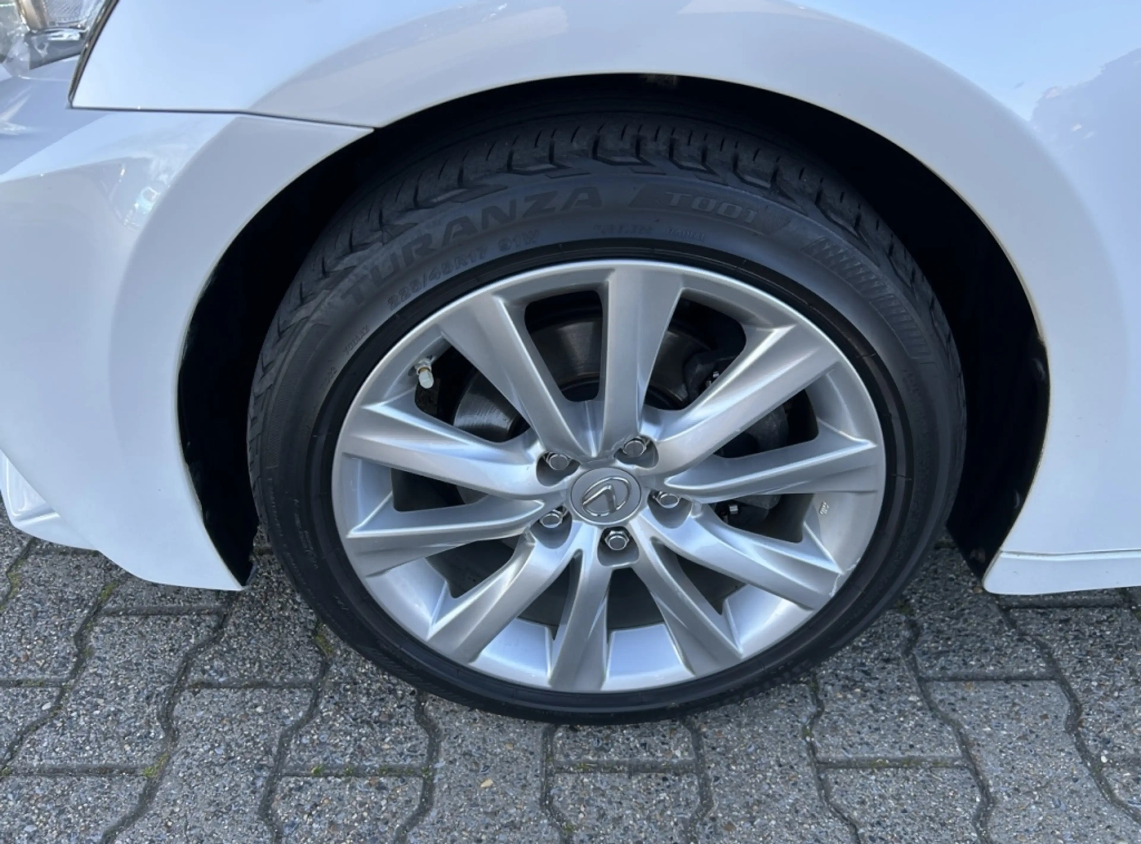 Lexus IS 300 300h Hybrid 181pk Business Line — photo 4