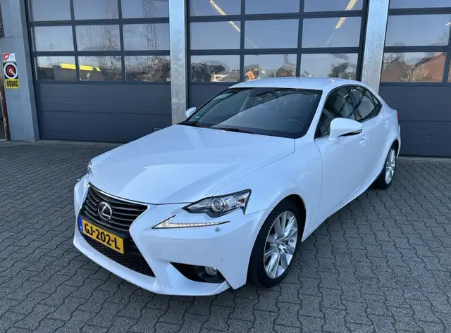 Lexus IS 300 300h Hybrid 181pk Business Line