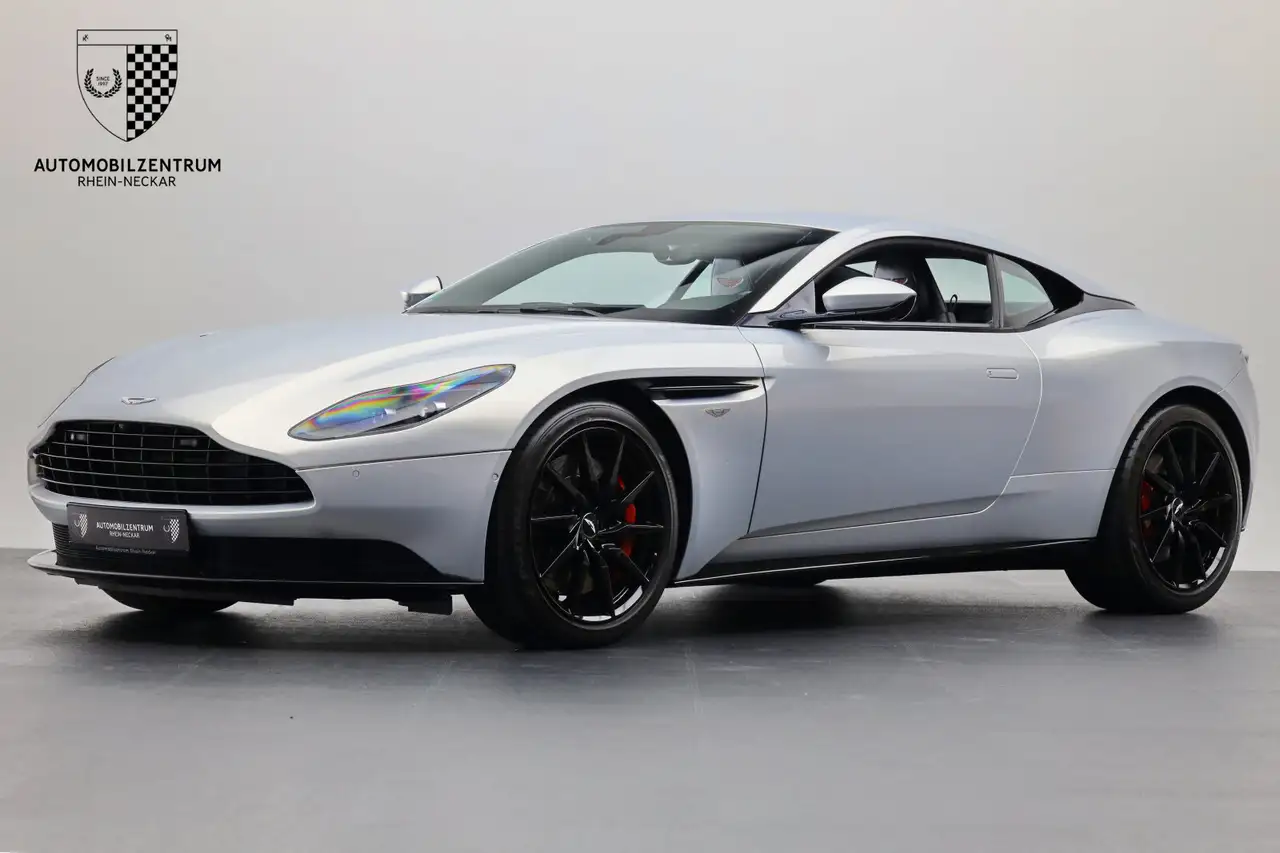 Aston Martin DB11