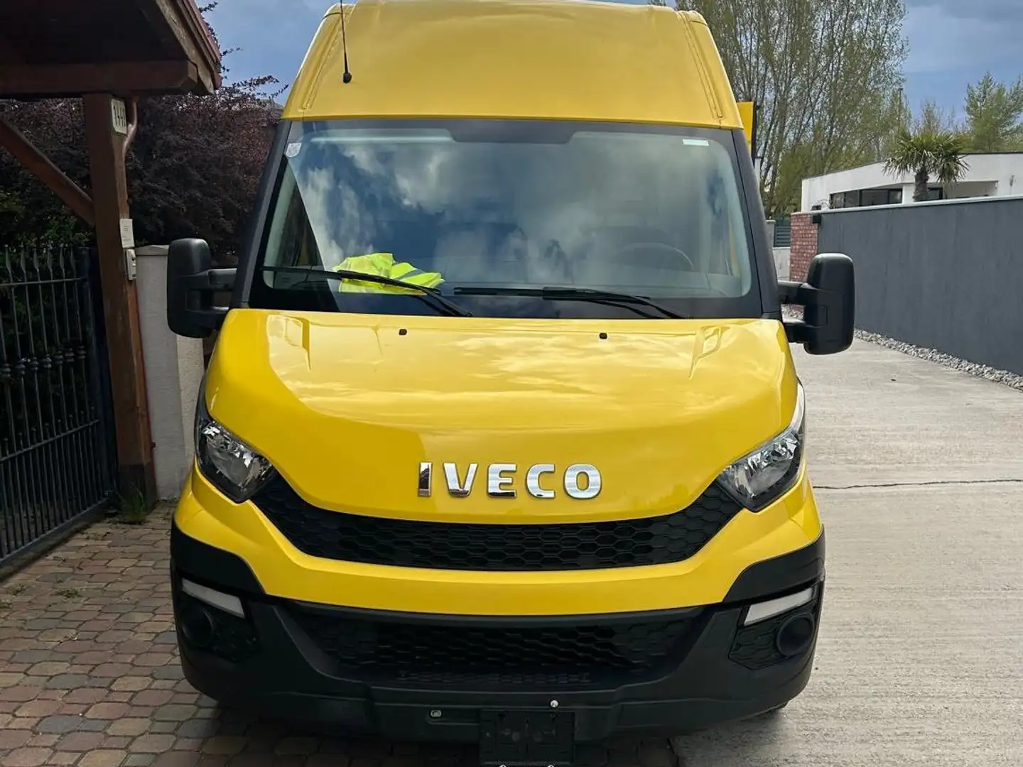 Iveco Daily 35S13 Gelb - 1