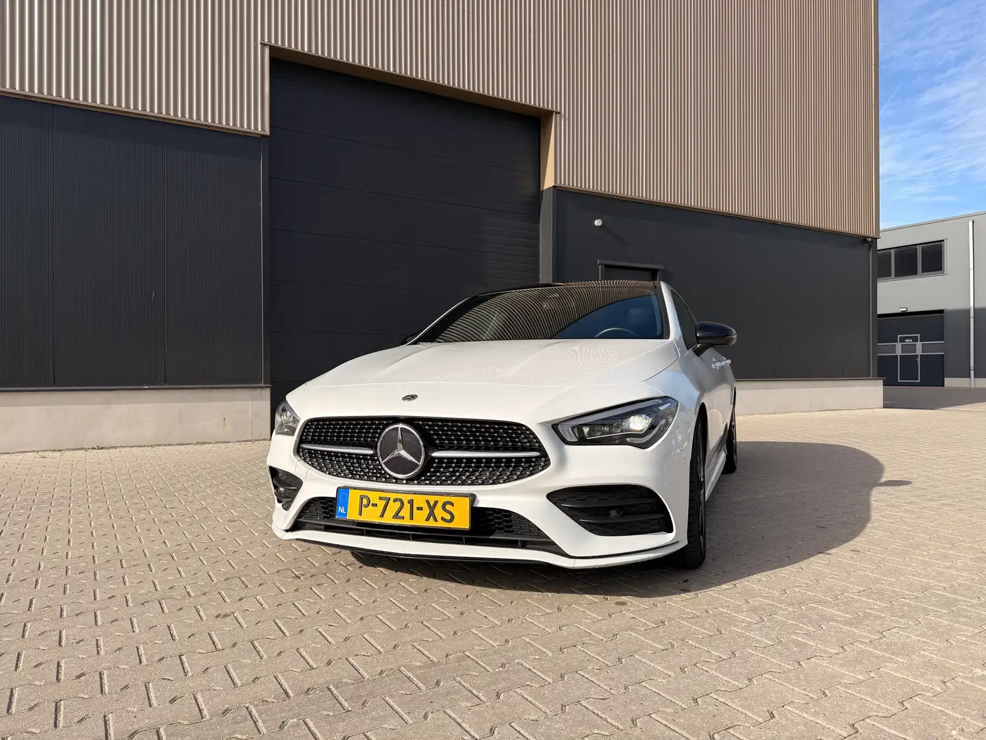 Mercedes-Benz CLA 180 CLA 180 AMG Line Shooting Brake Pano-dak White - 2