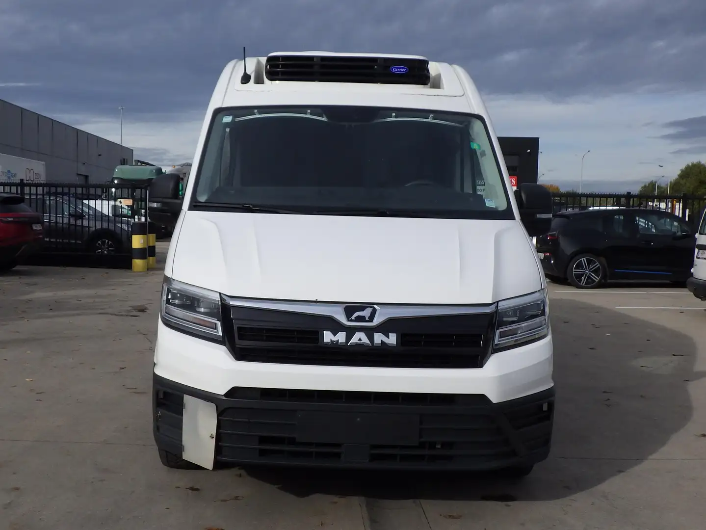 Volkswagen Crafter Frigo Stock ID 10016 Blanc - 2