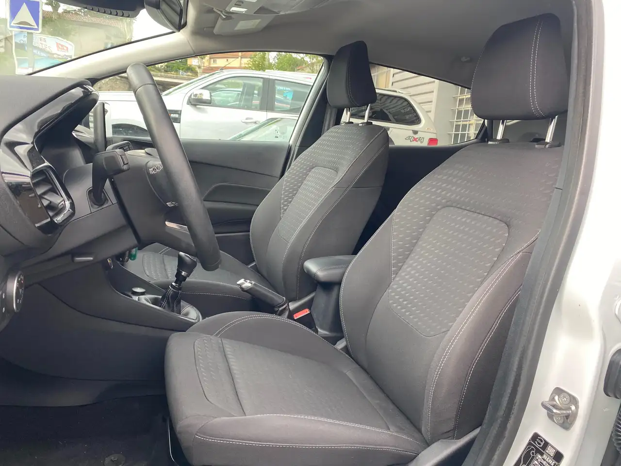 Ford Fiesta 3 portes — photo 6