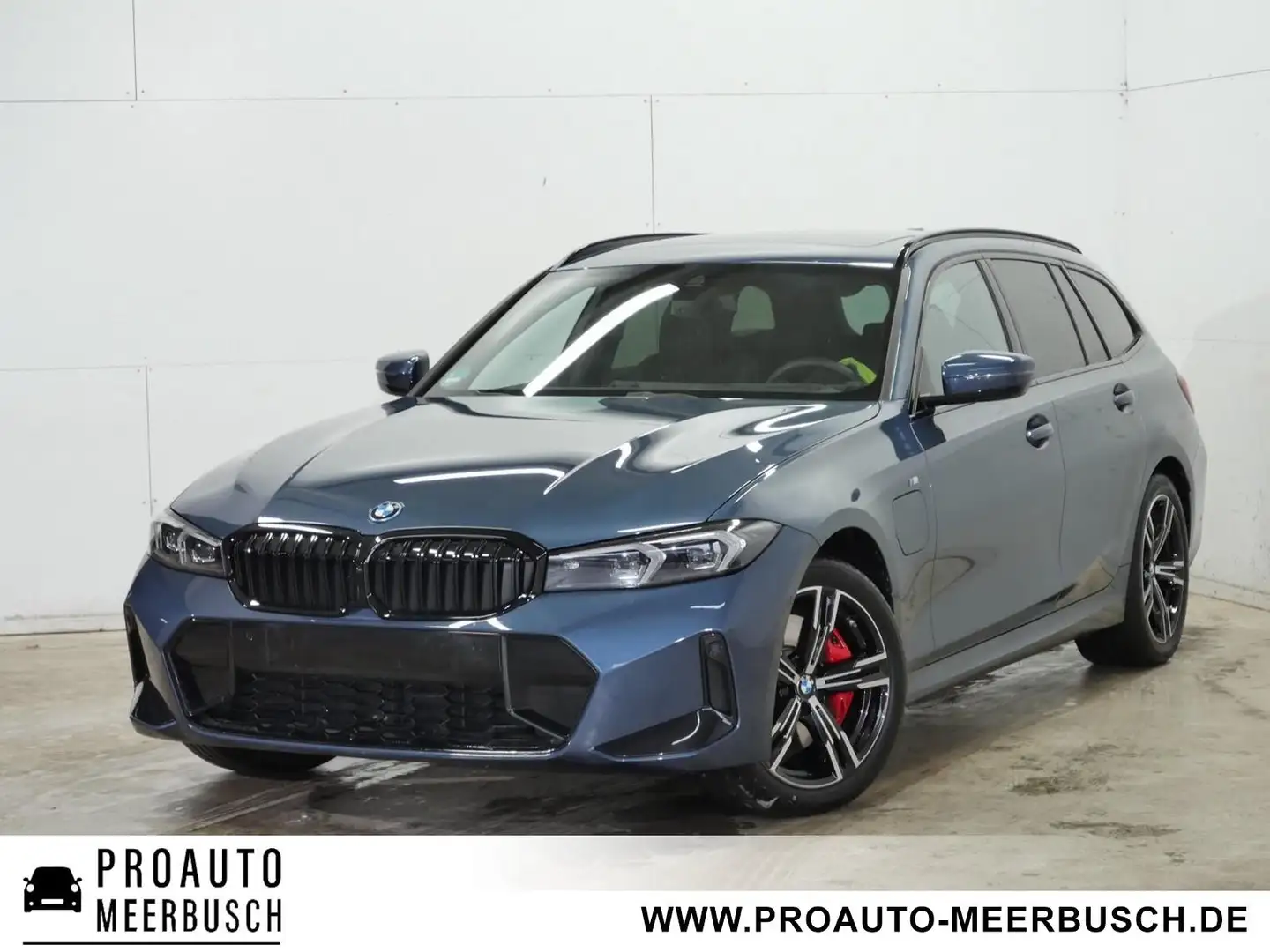 BMW 330 e xDrive M Sport PRO HUD/PANO/AHK/MEMRY/ADPLED Blau - 1