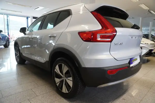 Volvo XC40 view 4