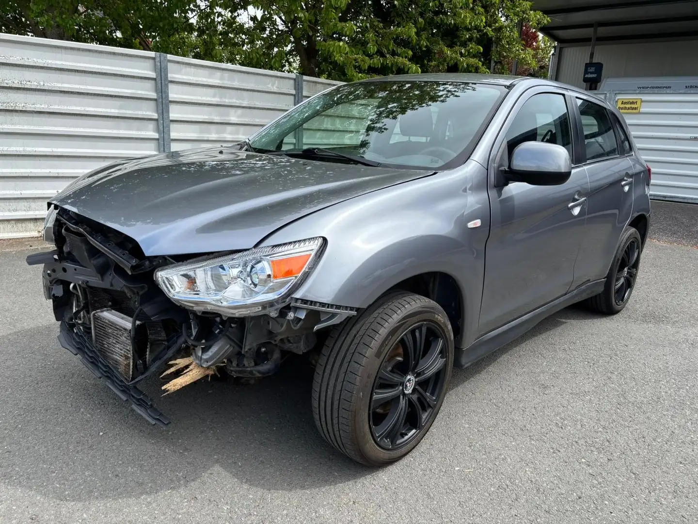 Mitsubishi ASX 1,6 DI-D LP 4WD Invite Grau - 1