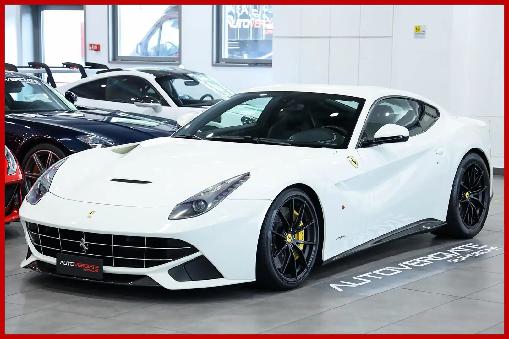 Ferrari F12 berlinetta Gris - 1