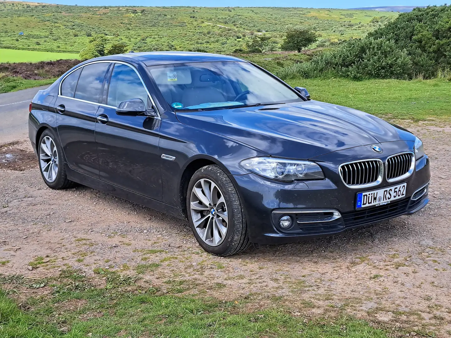 BMW 530 530d Aut. Luxury Line Rentnerfahrzeug Zwart - 1