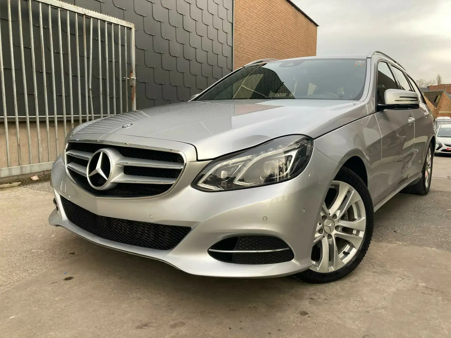 Mercedes-Benz E 200 BlueTEC Elegance//7G tronic//Euro6B//Superbe!!! - 1