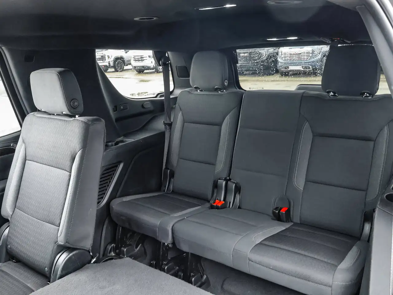 GMC Yukon снимка GMC Yukon