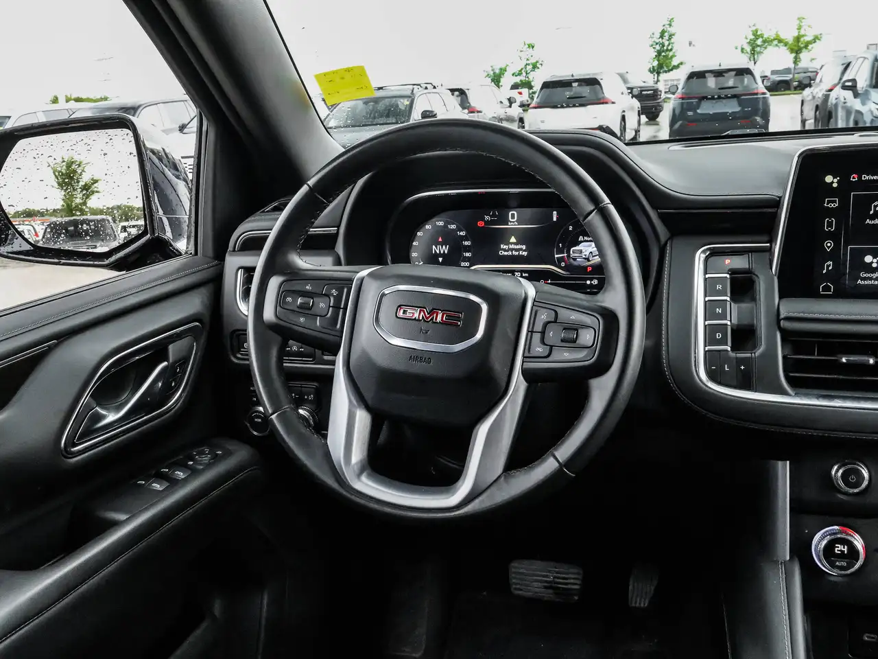 GMC Yukon снимка GMC Yukon