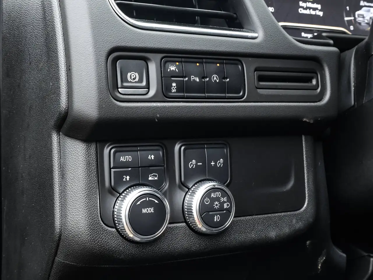 GMC Yukon снимка GMC Yukon