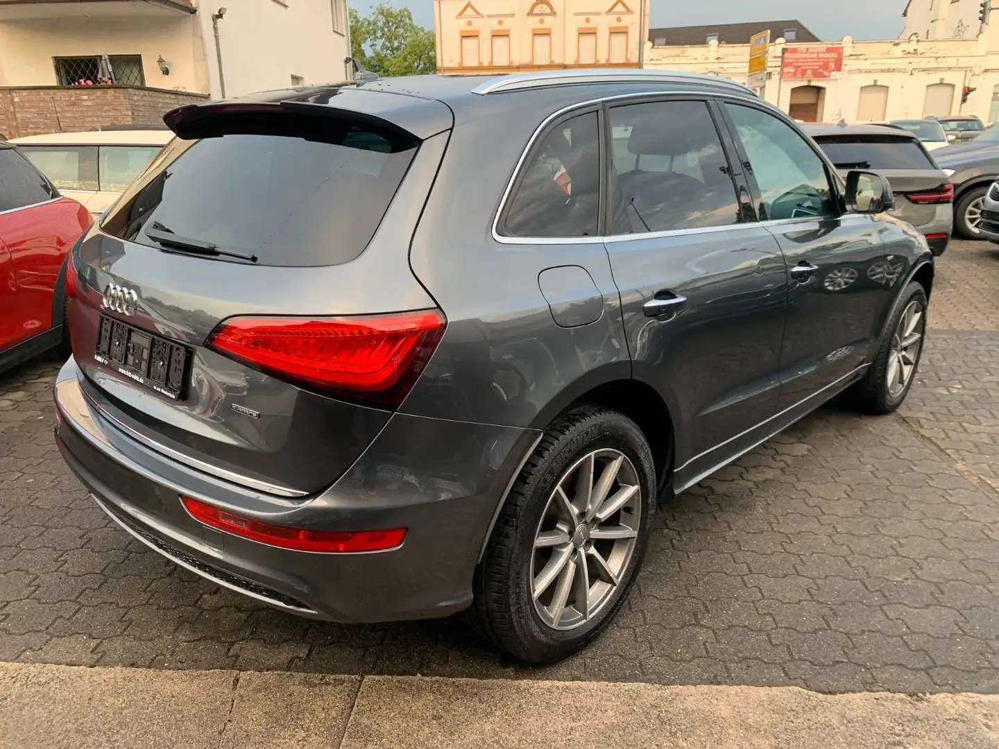 Audi Q5 2.0 TDi  S Line Sport Plus quattro aus 1.Hand Grau - 2