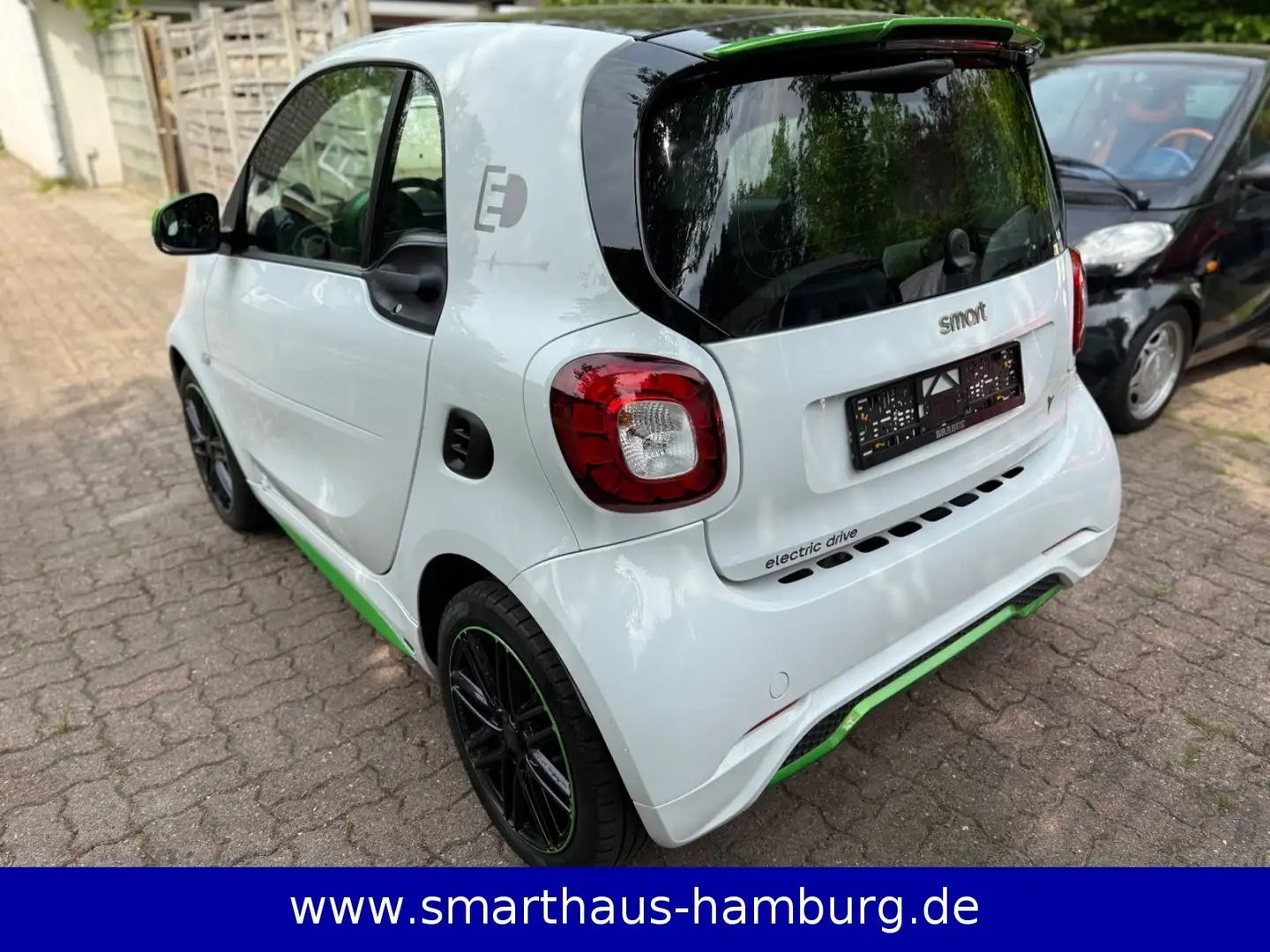 smart forTwo EQ ED BRABUS TAILOR MADE ushuaia EDITION Weiß - 2