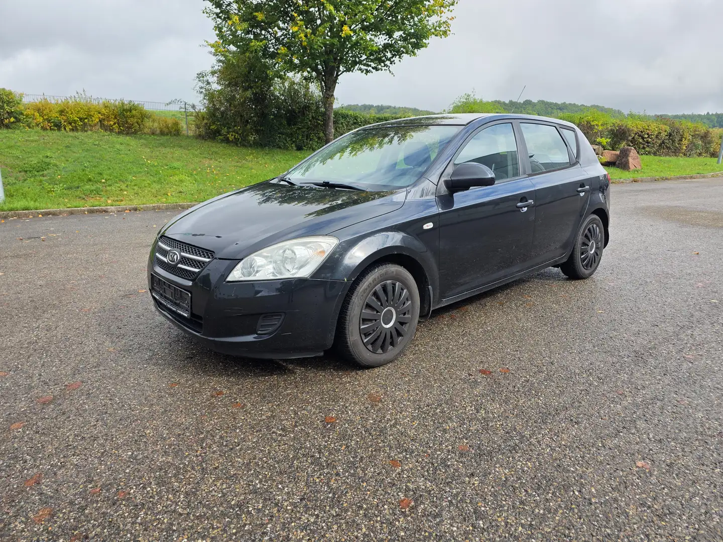 Kia Ceed / cee'd LX Benzin Klimaanlage TÜV 10/2026 Schwarz - 1