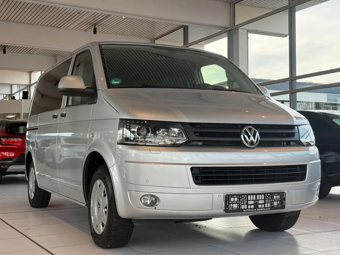 Volkswagen T5 Caravelle / Top ZUSTAND Argent - 2