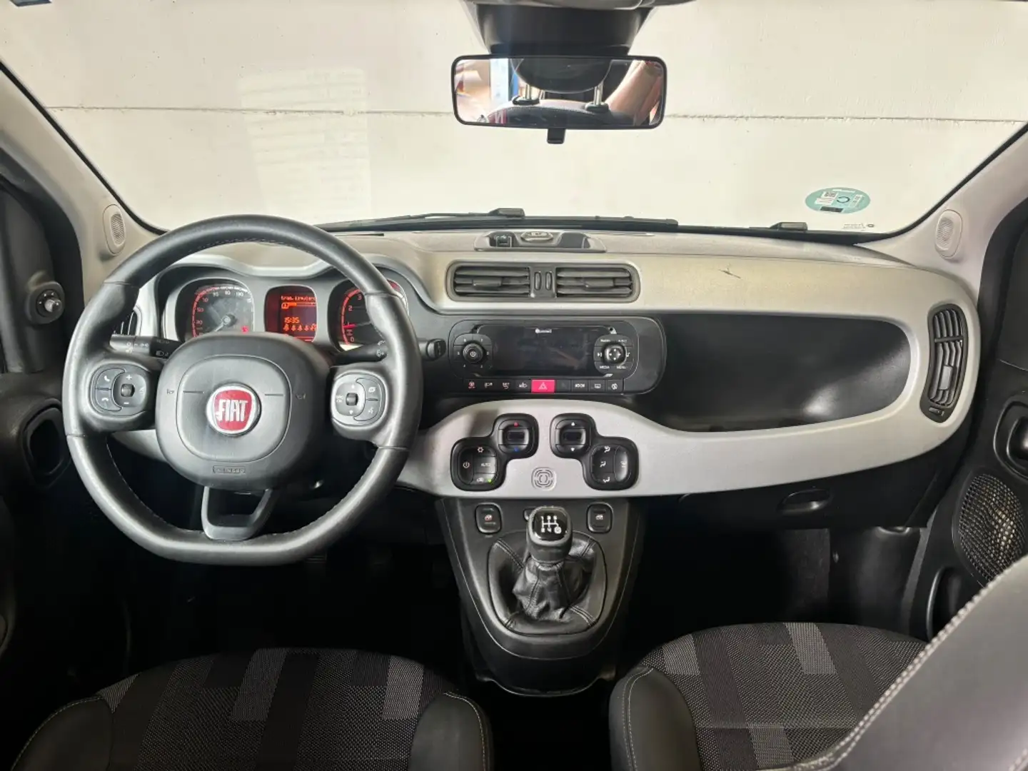 Fiat Panda Pequeño Manual de 4 Puertas Gris - 2