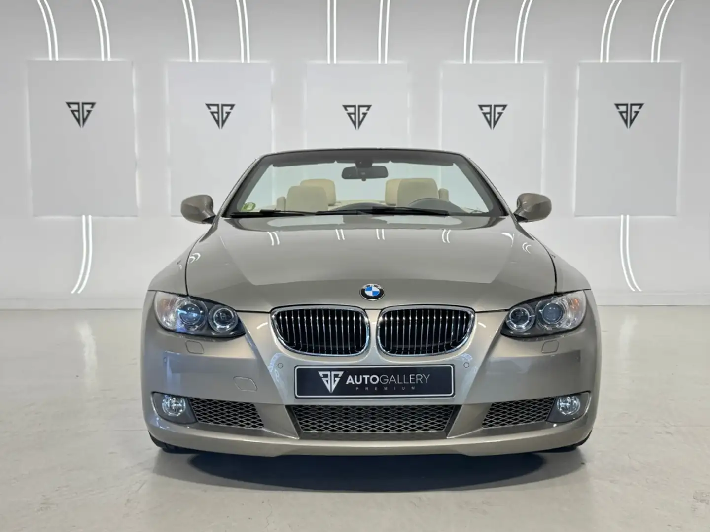BMW 335 335i Cabrio Aut. Beige - 2