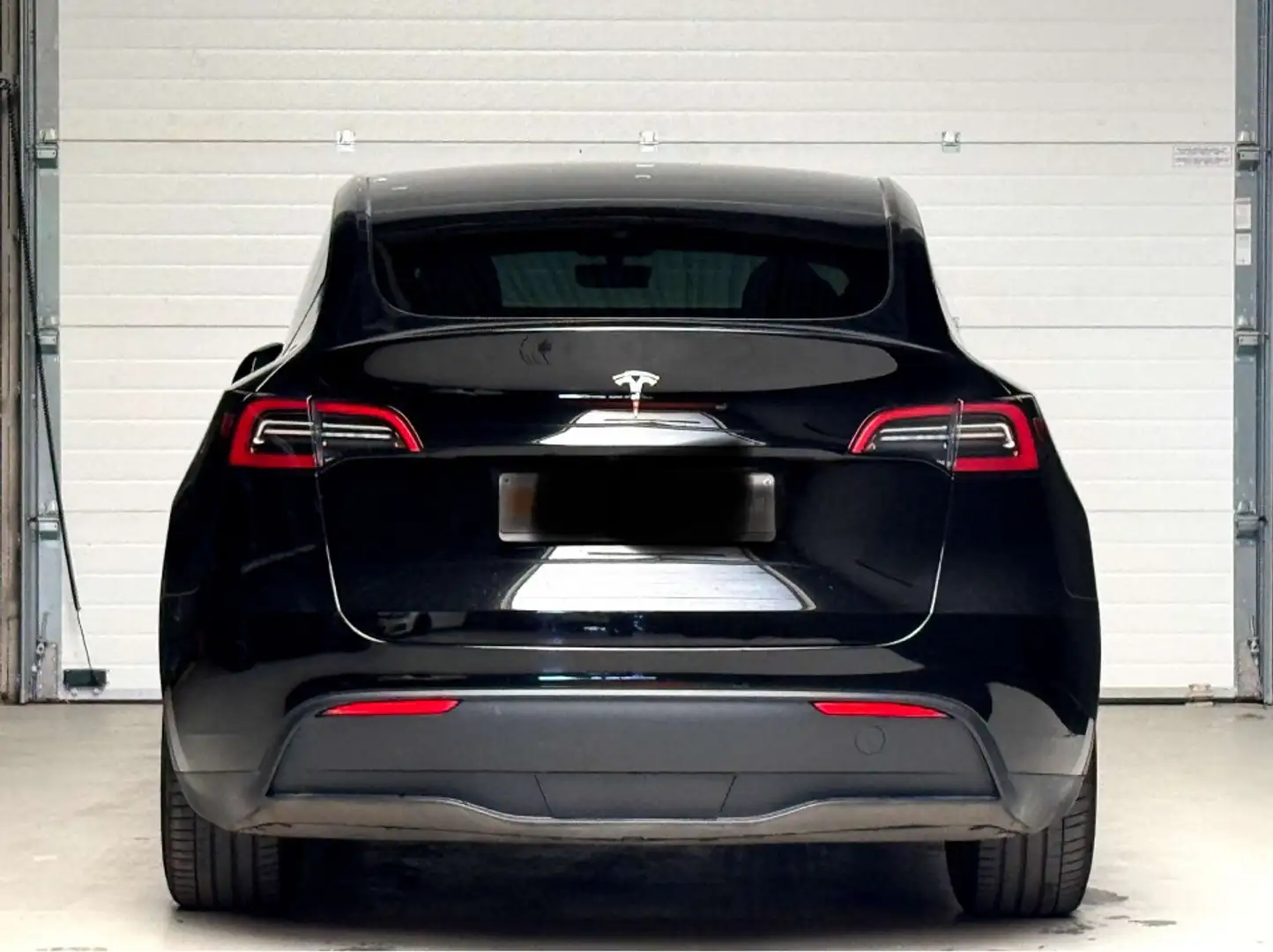 Tesla Model Y 60kWh Standard Range RWD - 2