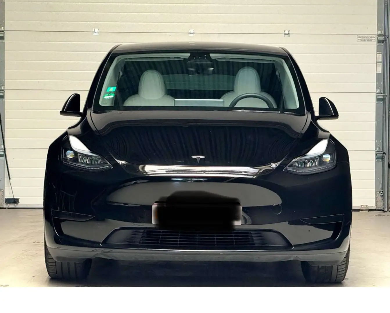Tesla Model Y 60kWh Standard Range RWD - 1