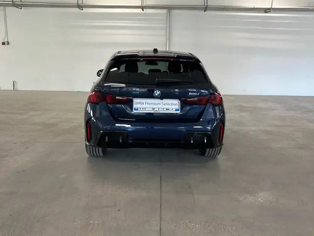 BMW 1 Series view 4