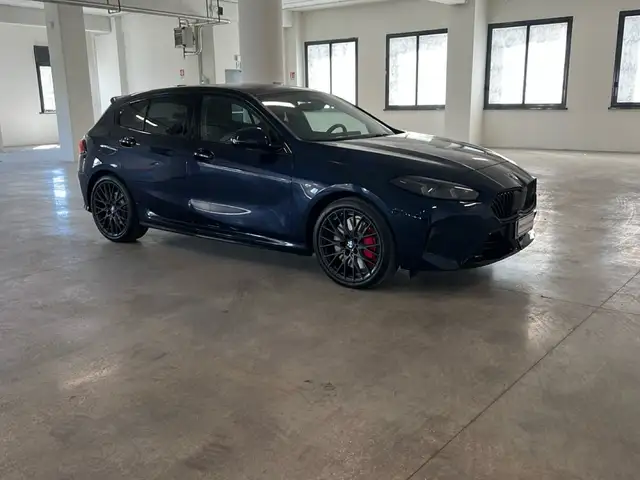 BMW 1 Series view 8