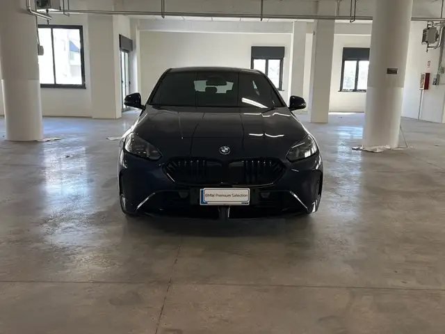 BMW 1 Series view 5
