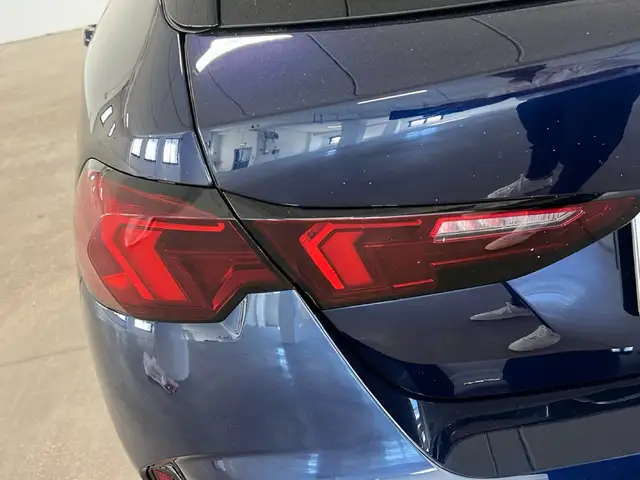 BMW 1 Series view 10