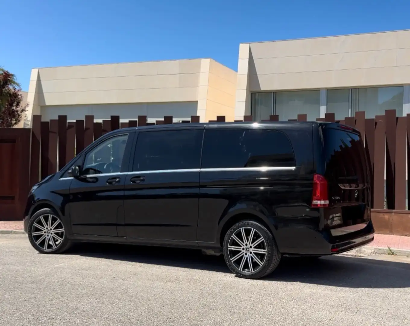 Mercedes-Benz V 220 220d Largo Exclusive 7GT - 2
