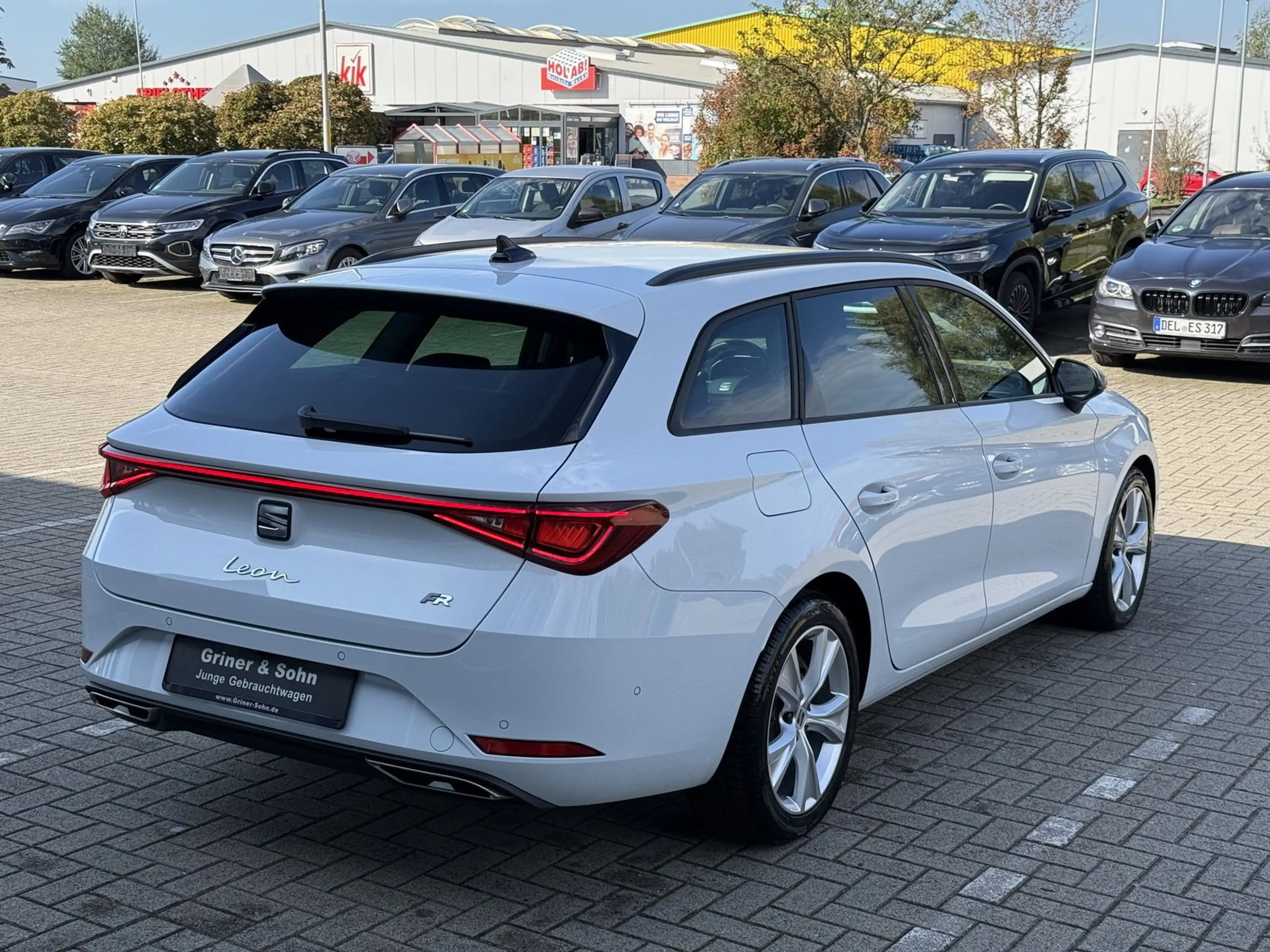 SEAT Leon 1.5 eTSI SP FR,R-Kam,Matrix,Winter,Drive-XL — photo 6