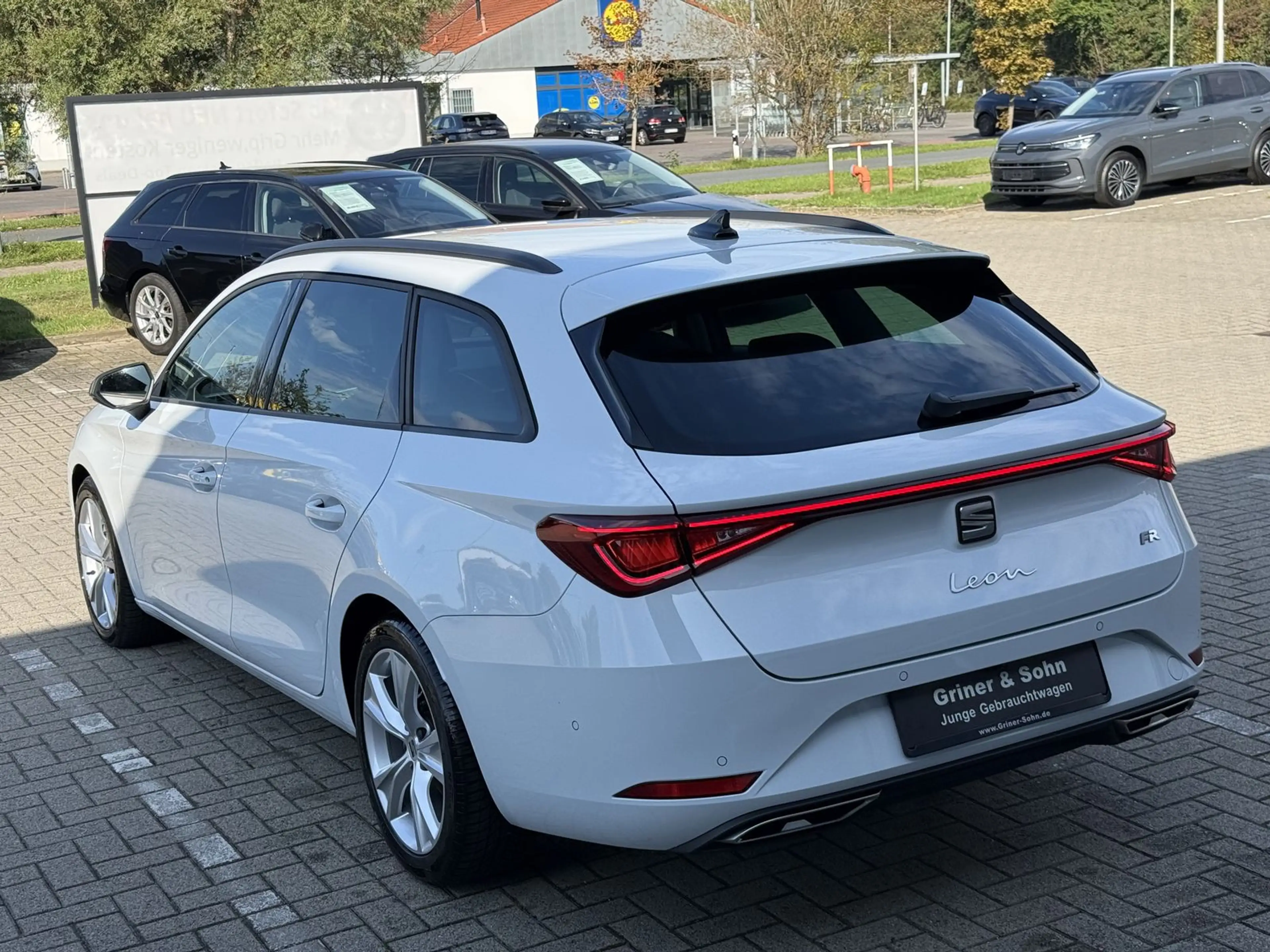 SEAT Leon 1.5 eTSI SP FR,R-Kam,Matrix,Winter,Drive-XL — photo 8