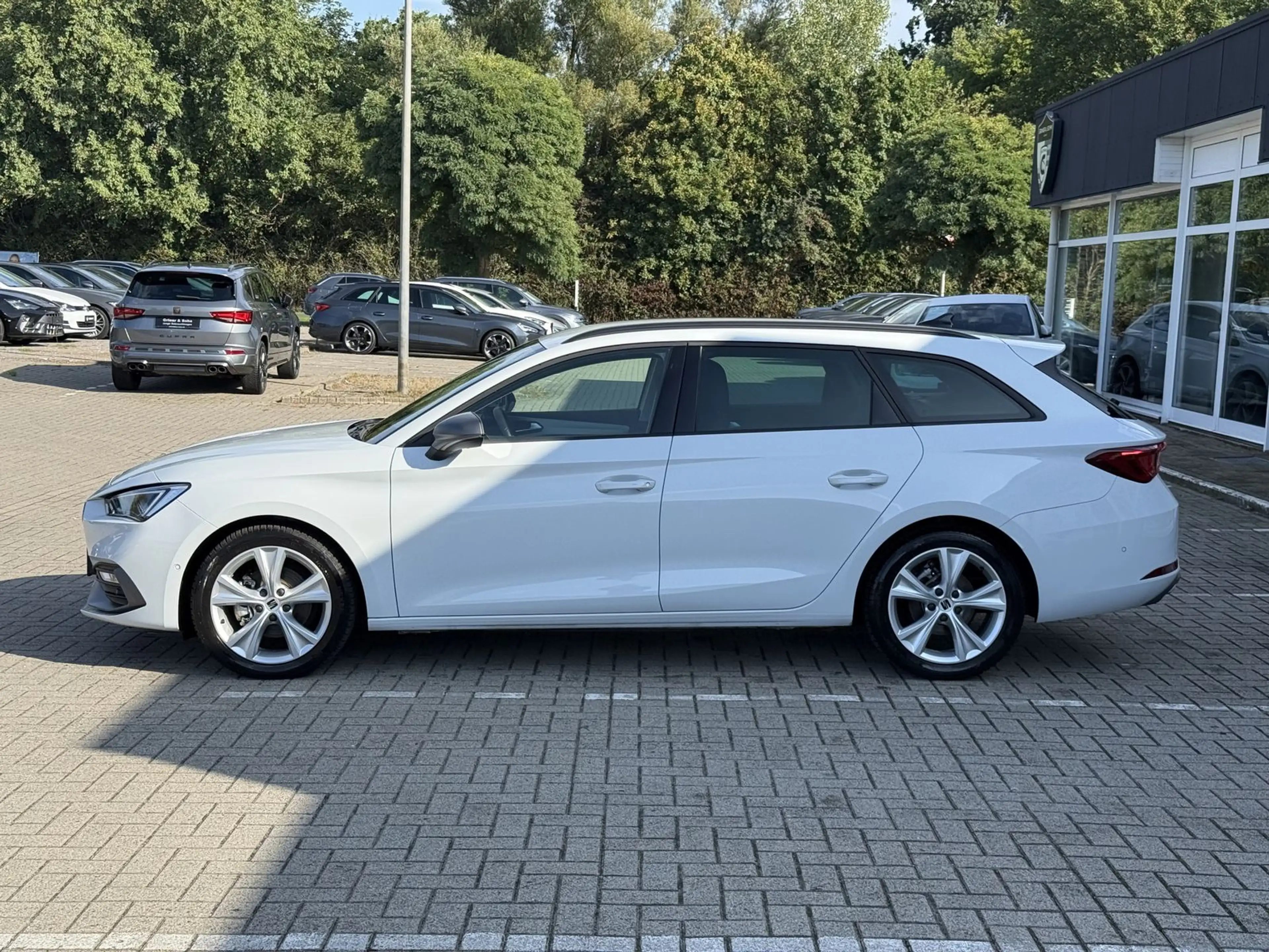 SEAT Leon 1.5 eTSI SP FR,R-Kam,Matrix,Winter,Drive-XL — photo 9