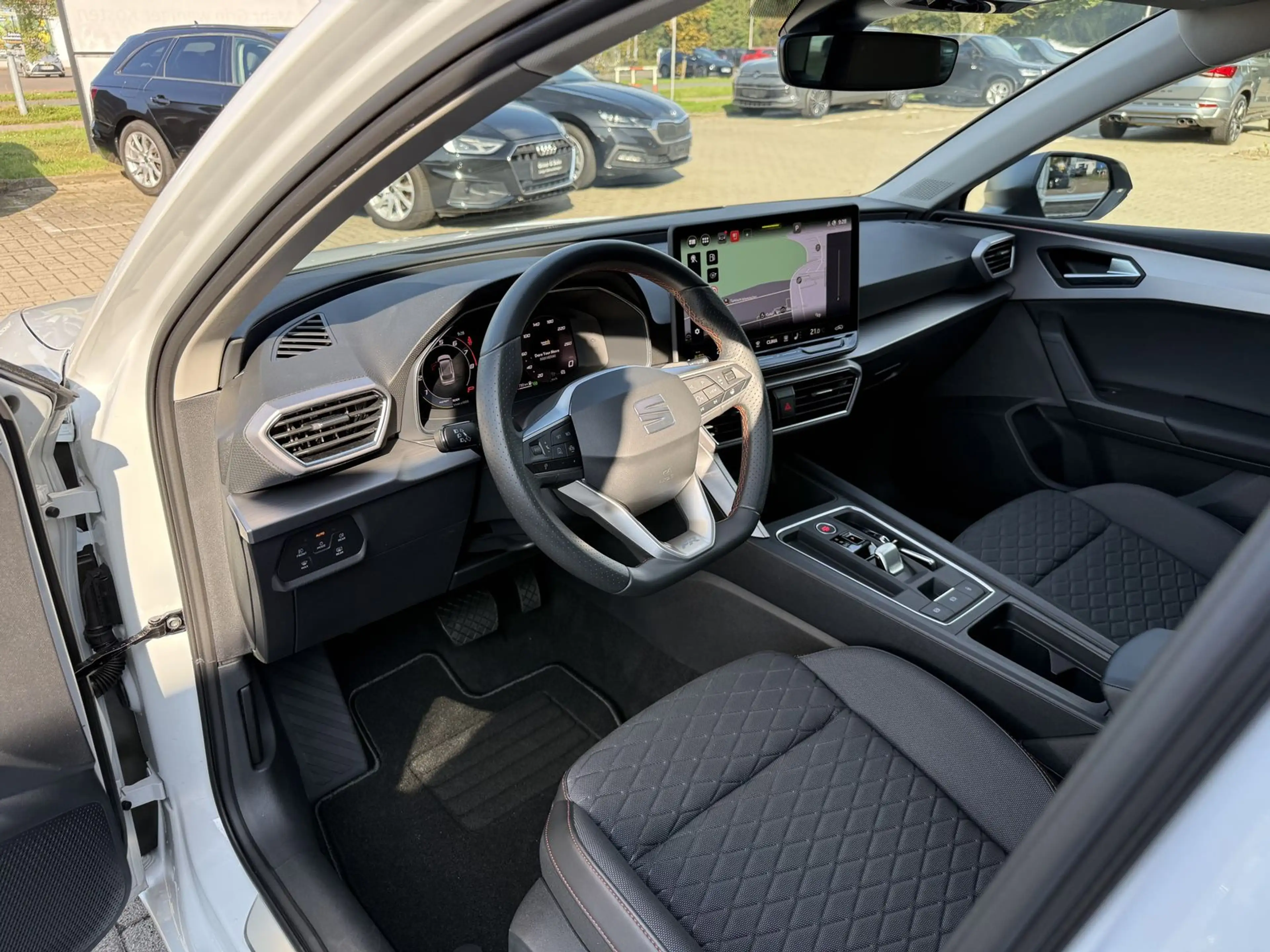 SEAT Leon 1.5 eTSI SP FR,R-Kam,Matrix,Winter,Drive-XL — photo 13