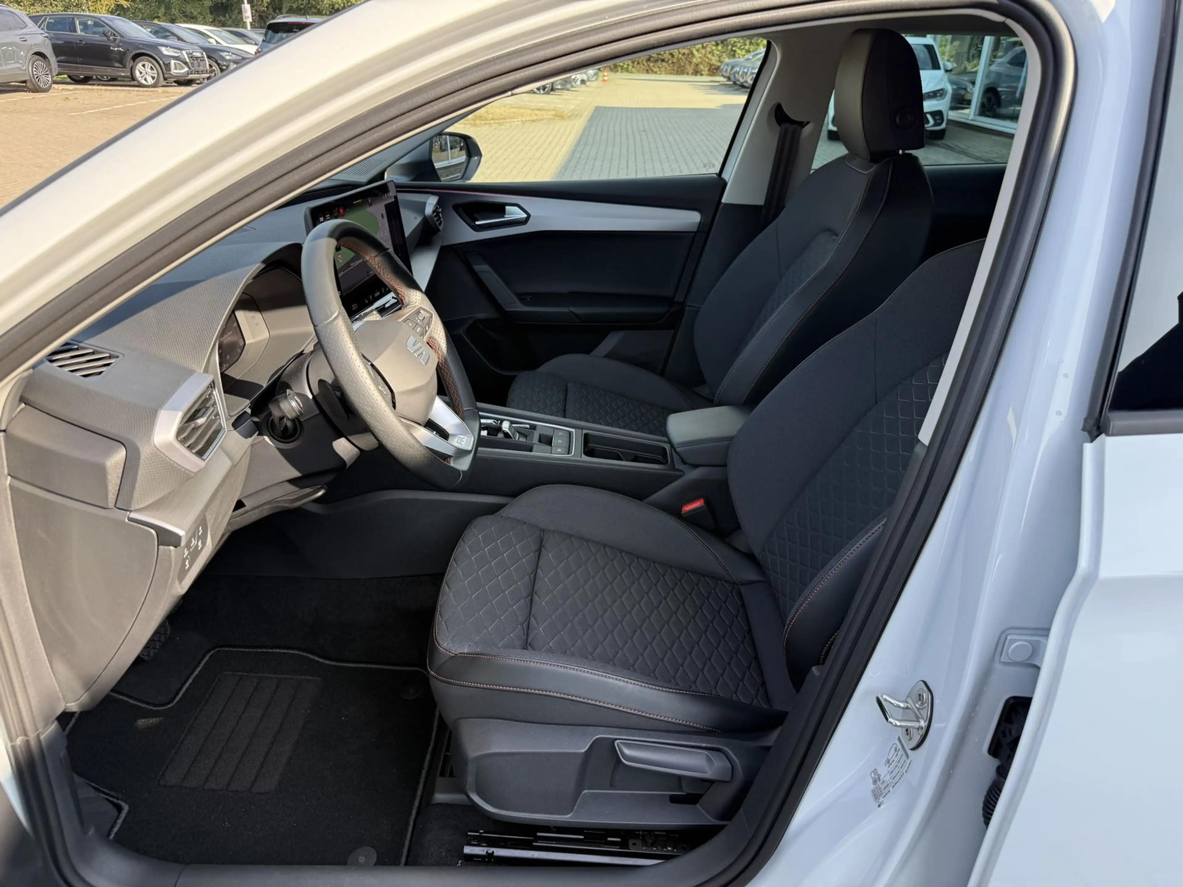 SEAT Leon 1.5 eTSI SP FR,R-Kam,Matrix,Winter,Drive-XL — photo 15