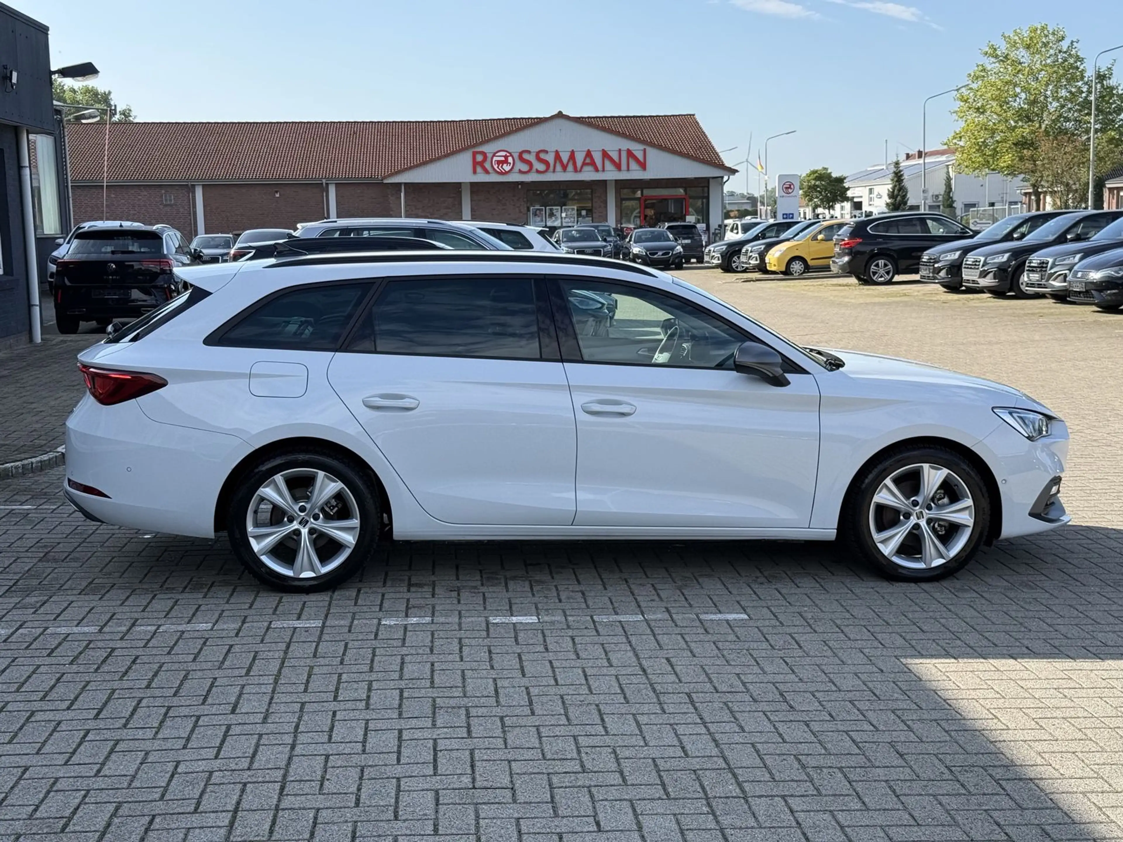 SEAT Leon 1.5 eTSI SP FR,R-Kam,Matrix,Winter,Drive-XL — photo 5