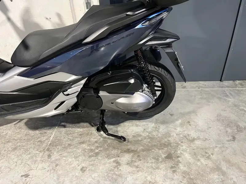 Honda Forza 300 - foto 8