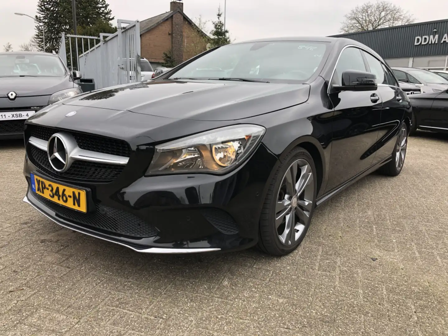 Mercedes-Benz CLA 180 Shooting Brake d Automaat Navi/Leer/Sp.stoelen/Cru Zwart - 2