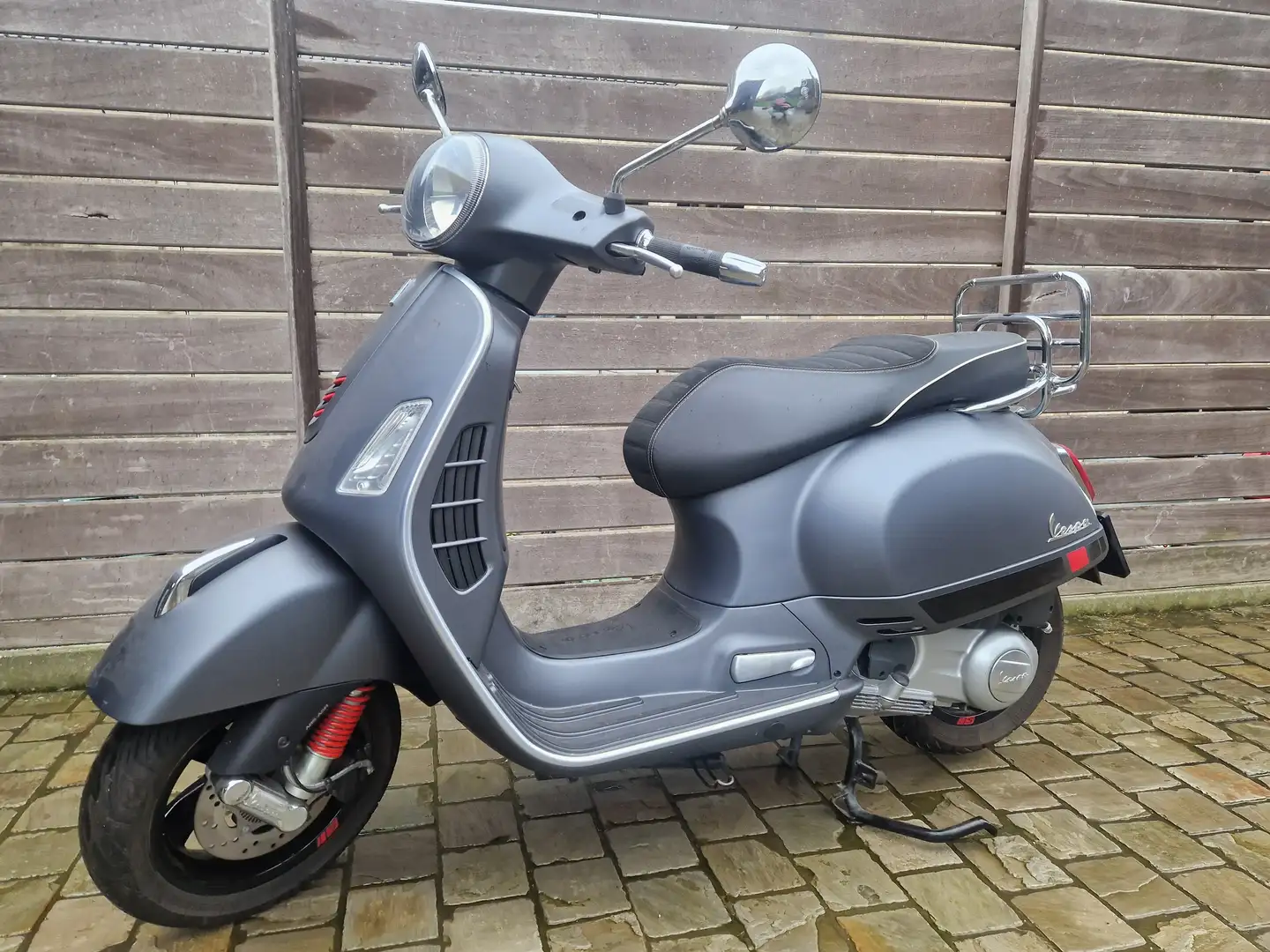 Vespa GTS 300 Gris - 1