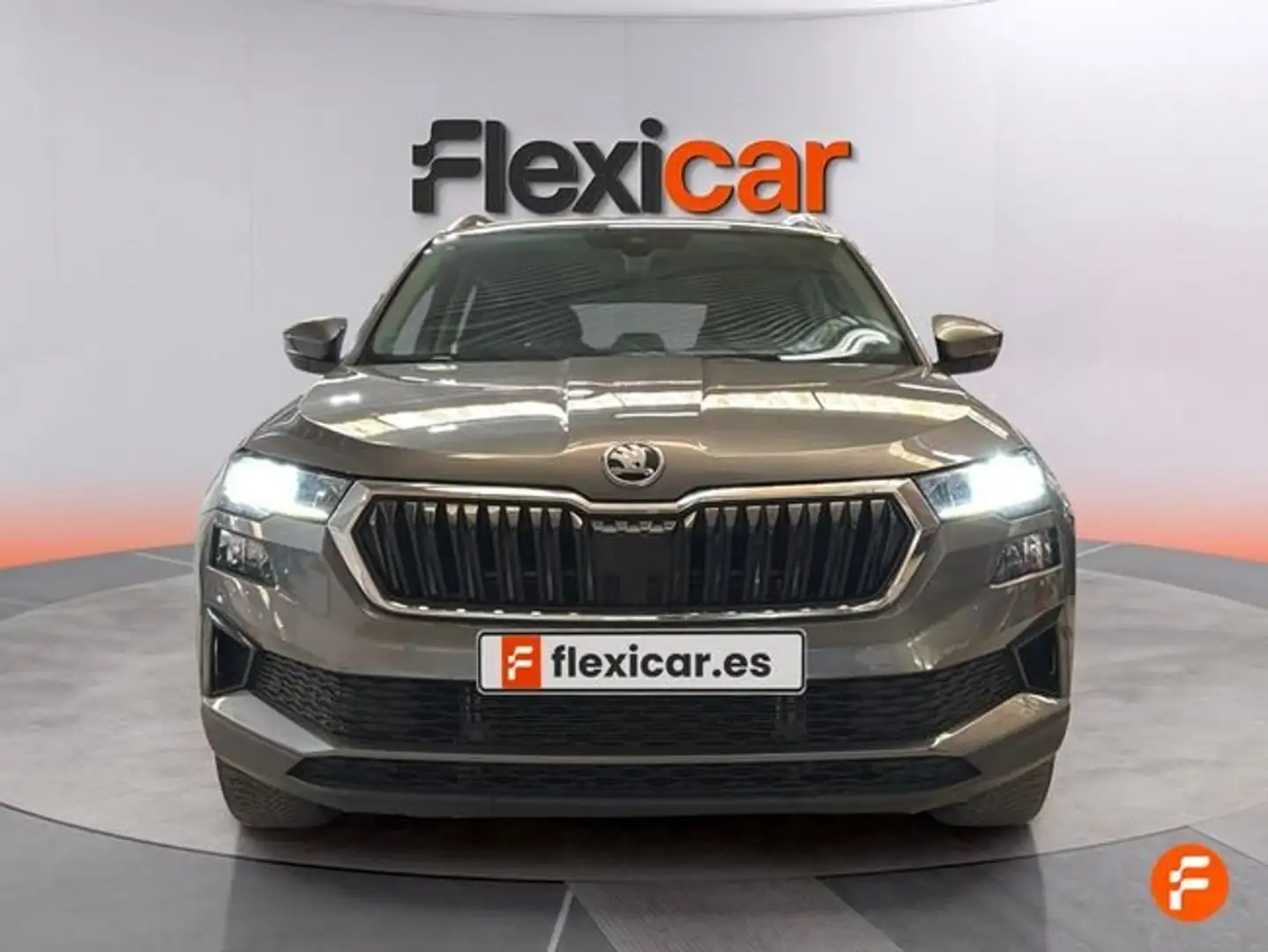 Skoda Karoq 1.5 TSI Selection ACT DSG 110KW Gris - 2