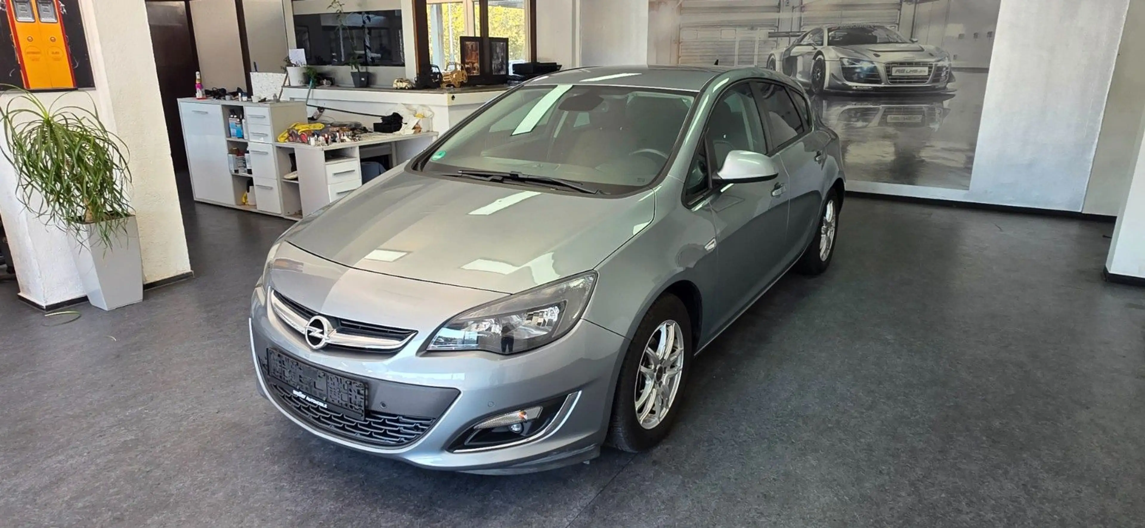 Opel Astra 1.4 Turbo Active Automatik TÜV 10/2028 — photo 4