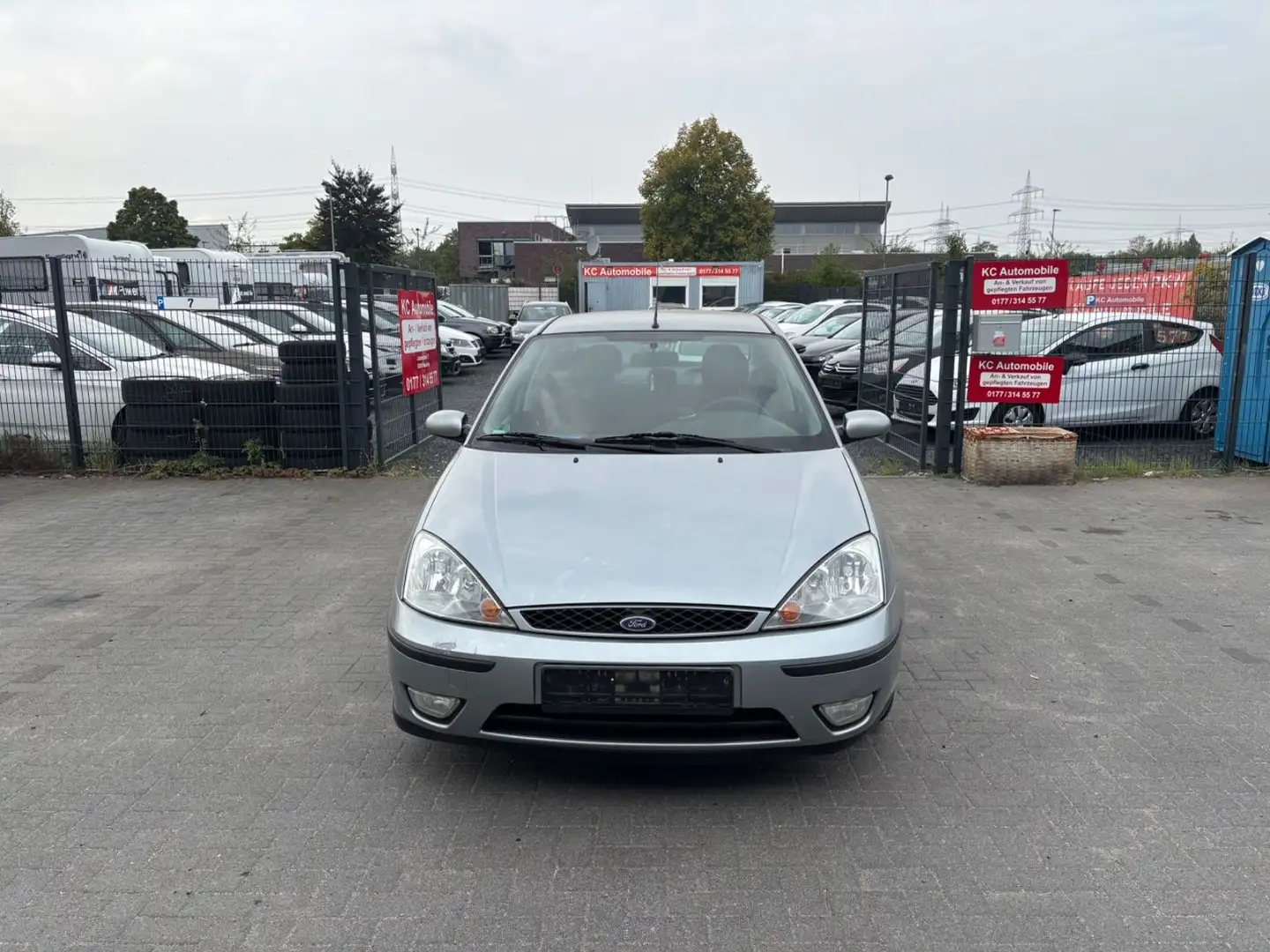 Ford Focus 1.6 Ghia *AUTOMATIKGETRIEBE*TÜV 07-2026* Silber - 2