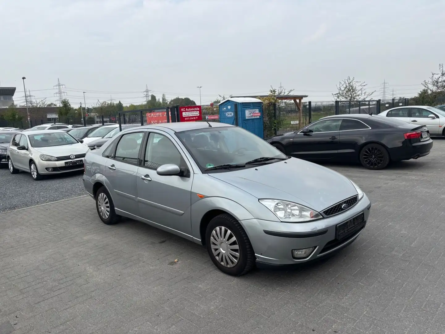 Ford Focus 1.6 Ghia *AUTOMATIKGETRIEBE*TÜV 07-2026* Silber - 1