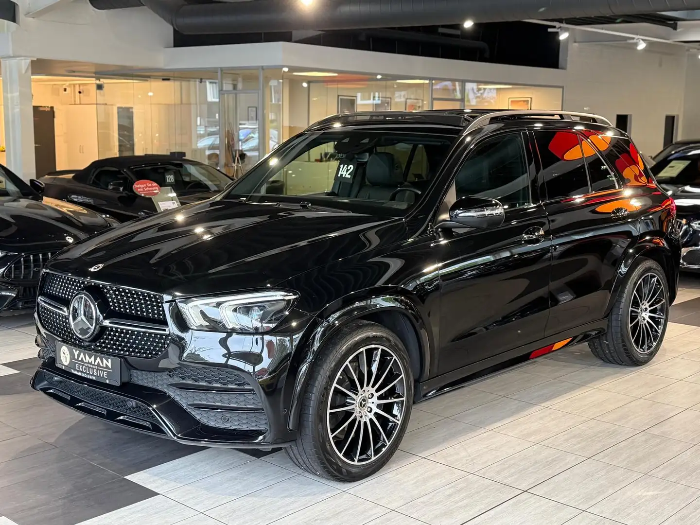 Mercedes-Benz GLE 400 d 4M*AMG*Pano*HuD*360°Keyl*Burm*SitzKlima Schwarz - 1