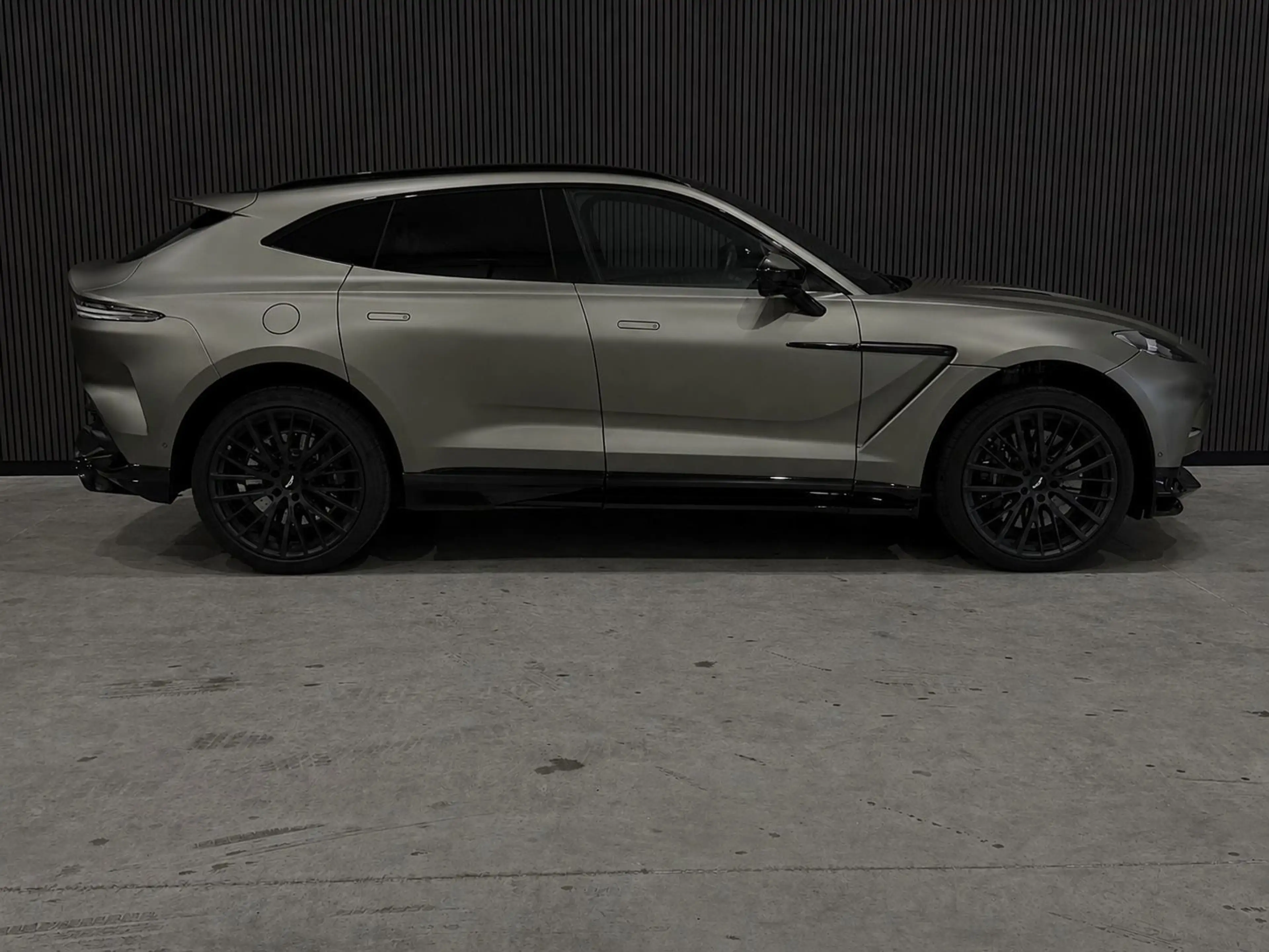 Aston Martin DBX 4.0 V8 707 — photo 3