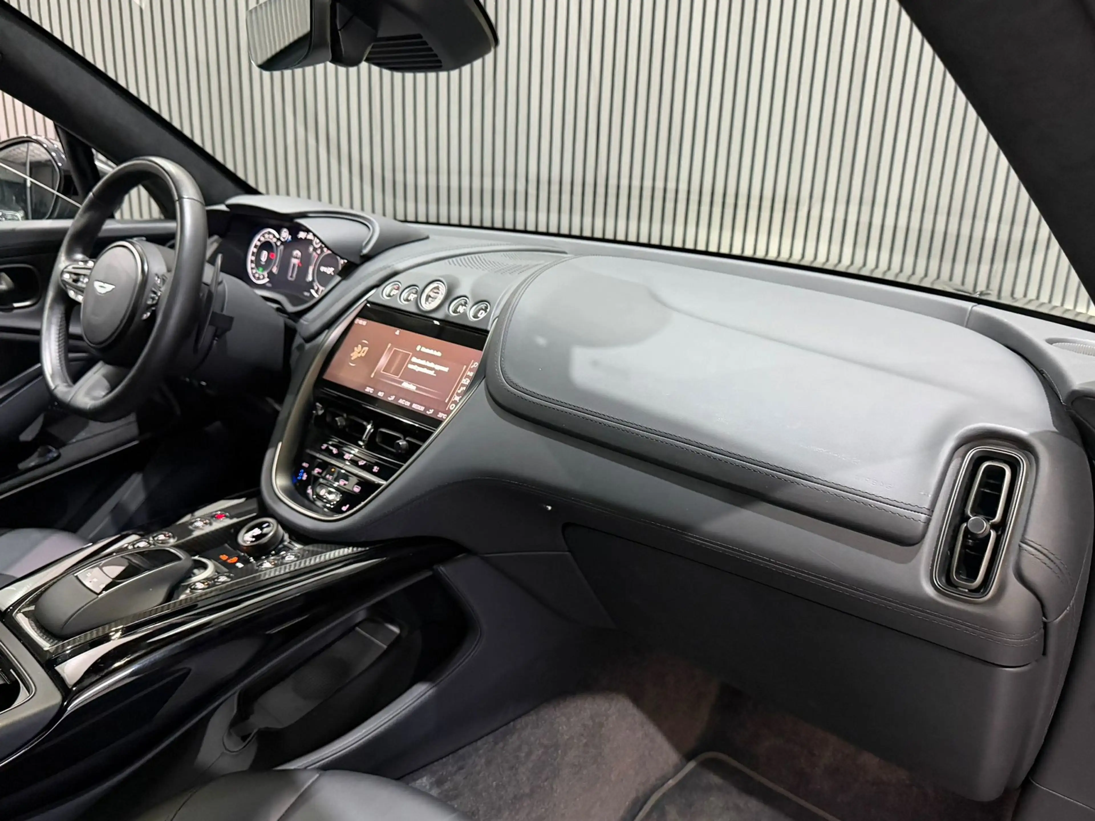 Aston Martin DBX 4.0 V8 707 — photo 7