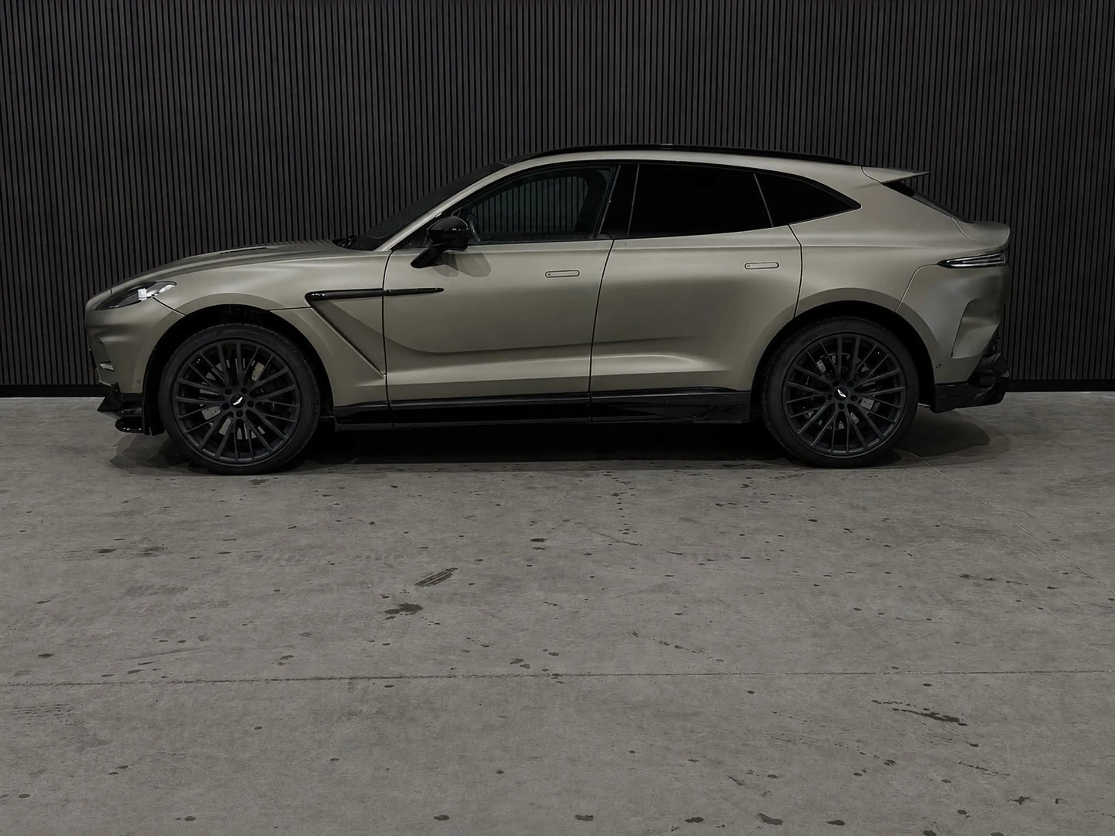 Aston Martin DBX 4.0 V8 707 — photo 2